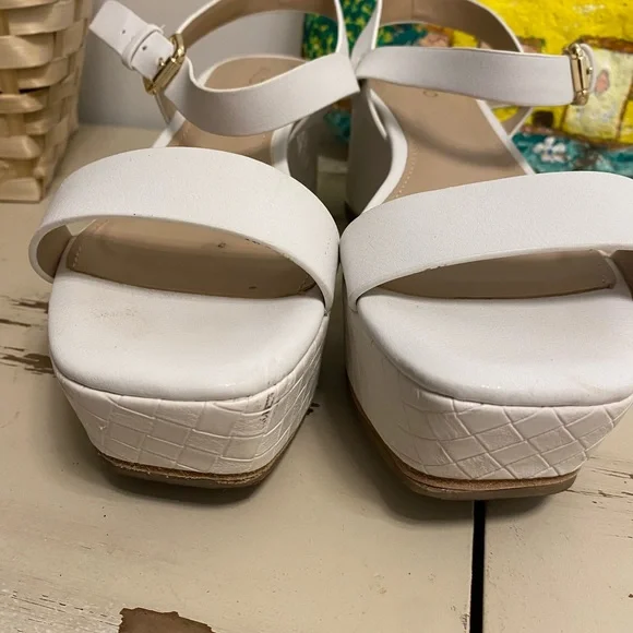 Aldo wedges size 8.5 - Picture 5 of 9